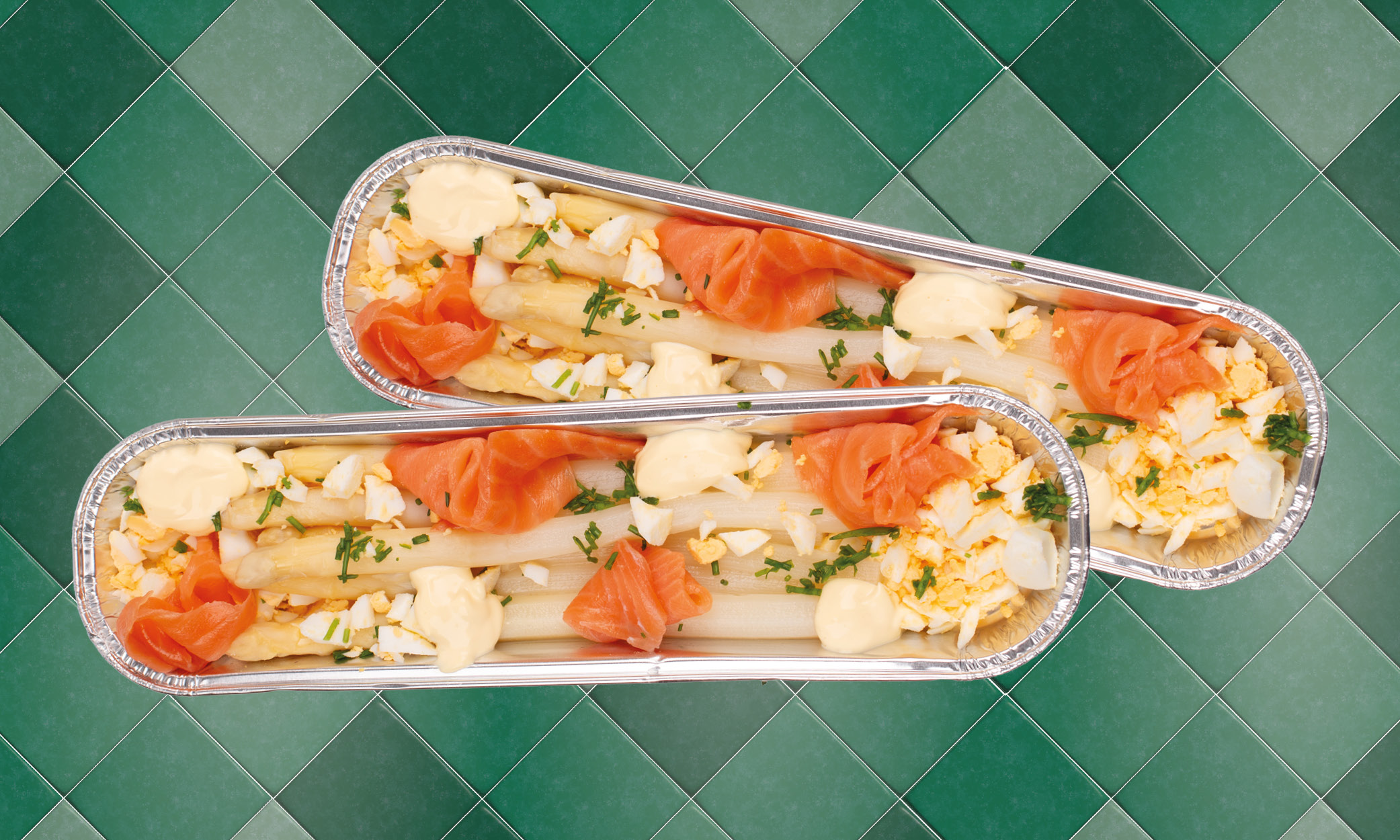 Schuitje met asperge en gerookte zalm